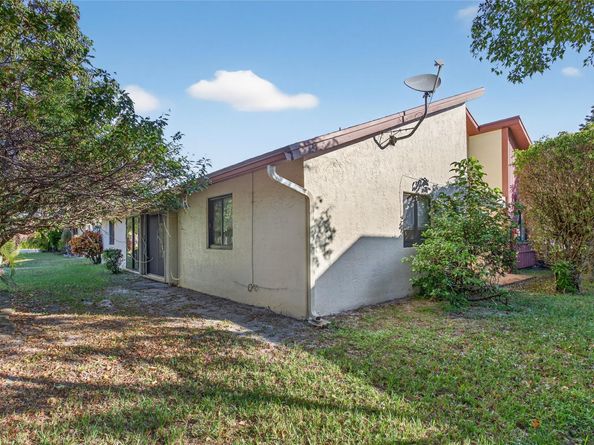 1804 Tamarind Ln, Coconut Creek FL 33063