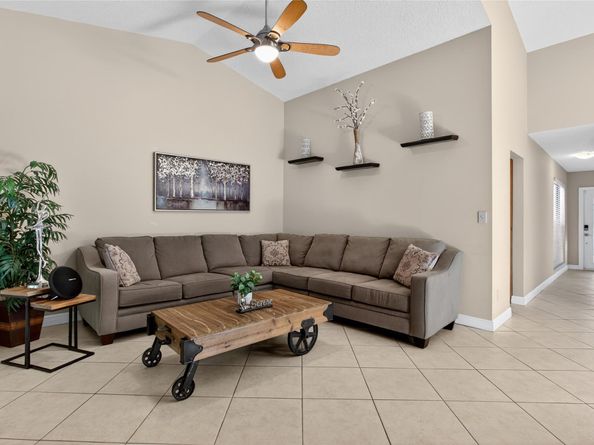 1804 Tamarind Ln, Coconut Creek FL 33063