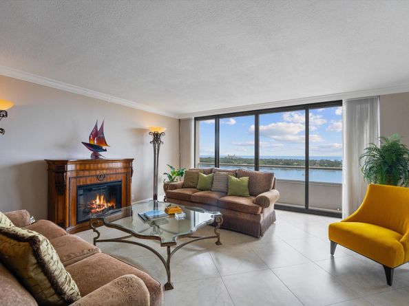 525 S Flagler Drive 19b, West Palm Beach FL 33401