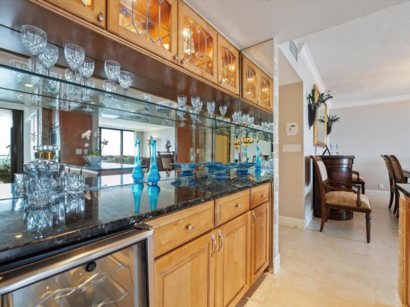 525 S Flagler Drive 19b, West Palm Beach FL 33401