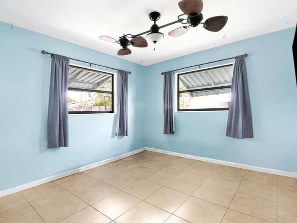 325 SE 10th Court, Deerfield Beach FL 33441