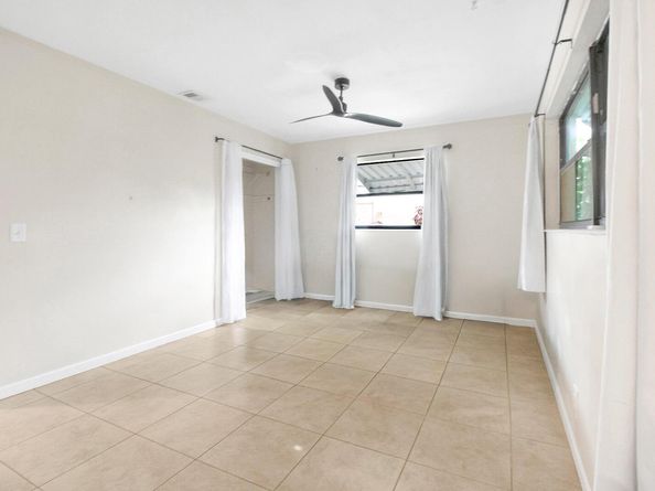 325 SE 10th Court, Deerfield Beach FL 33441