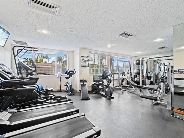3000 Holiday Dr 1103, Fort Lauderdale FL 33316