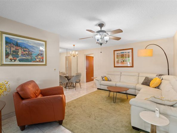 161 NE 10th Ave 3B, Hallandale Beach FL 33009