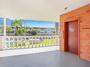 161 NE 10th Ave 3B, Hallandale Beach FL 33009