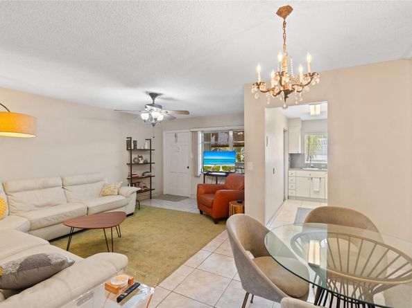 161 NE 10th Ave 3B, Hallandale Beach FL 33009