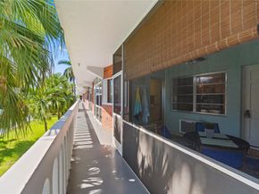 161 NE 10th Ave 3B, Hallandale Beach FL 33009