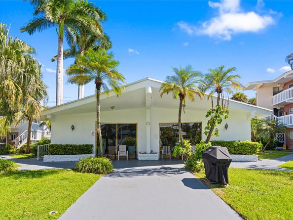 161 NE 10th Ave 3B, Hallandale Beach FL 33009
