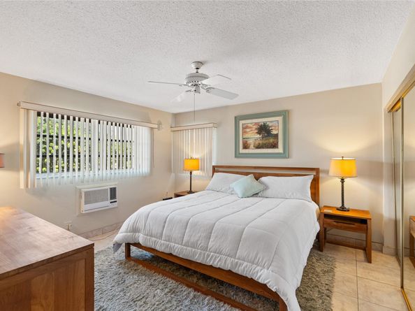 161 NE 10th Ave 3B, Hallandale Beach FL 33009