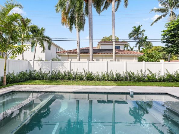 721 SE 9 Street, Fort Lauderdale FL 33316