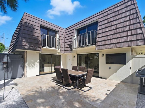 7311 73rd Way, West Palm Beach FL 33407
