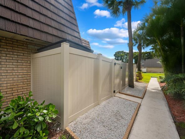 7311 73rd Way, West Palm Beach FL 33407
