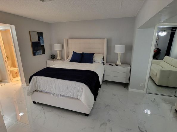 1801 Presidential Way D202, West Palm Beach FL 33401