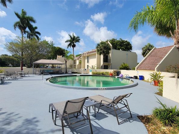 1801 Presidential Way D202, West Palm Beach FL 33401