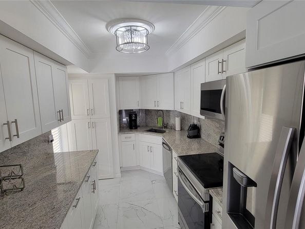 1801 Presidential Way D202, West Palm Beach FL 33401