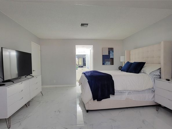 1801 Presidential Way D202, West Palm Beach FL 33401