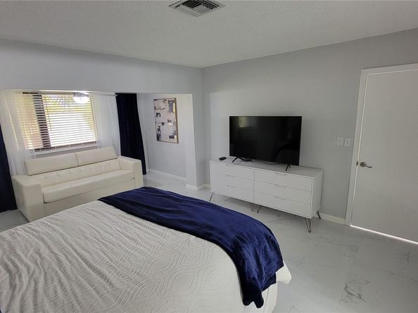 1801 Presidential Way D202, West Palm Beach FL 33401