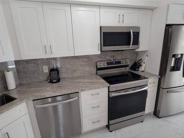 1801 Presidential Way D202, West Palm Beach FL 33401