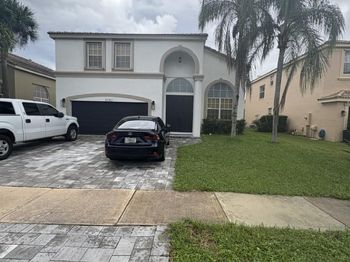 2761 Misty Oaks Cir
