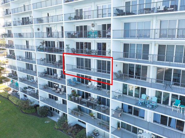 3040 Lake Shore Drive 502, Riviera Beach FL 33404