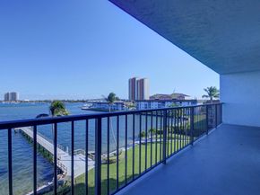 3040 Lake Shore Drive 502, Riviera Beach FL 33404