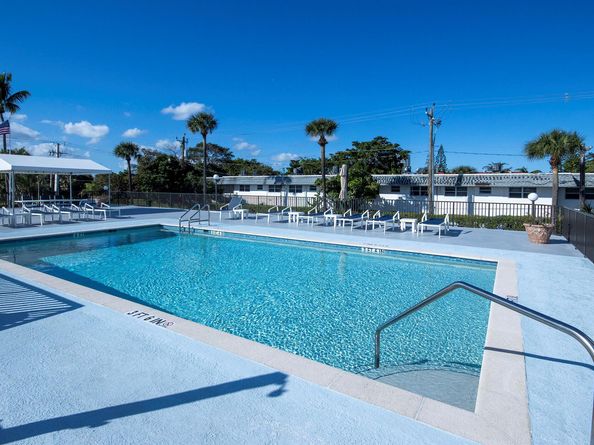 3040 Lake Shore Drive 502, Riviera Beach FL 33404