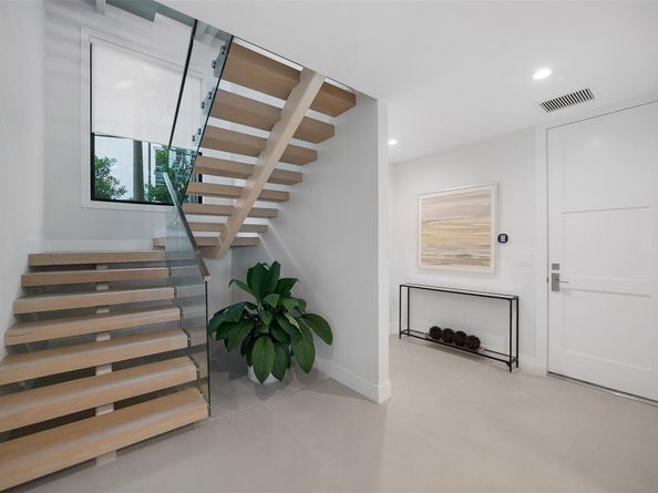 1813 N Fort Lauderdale Beach Blvd, Fort Lauderdale FL 33305