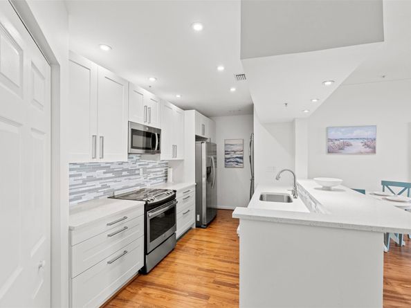 3020 NE 32nd Ave PH11, Fort Lauderdale FL 33308