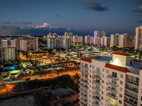 3020 NE 32nd Ave PH11, Fort Lauderdale FL 33308