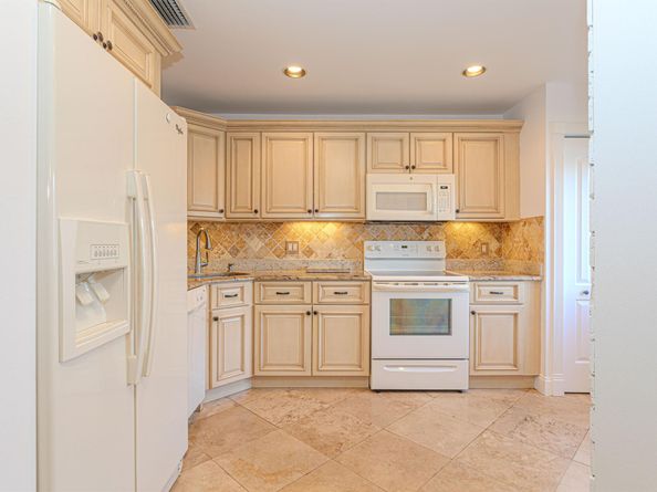 2641 Gately Drive W 1003, West Palm Beach FL 33415