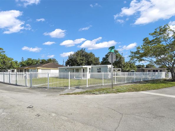 2396 Service Road, Opa Locka FL 33054