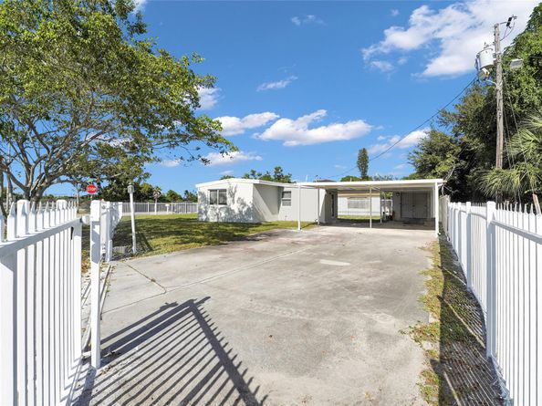 2396 Service Road, Opa Locka FL 33054