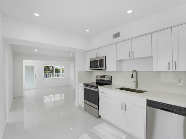 2396 Service Road, Opa Locka FL 33054