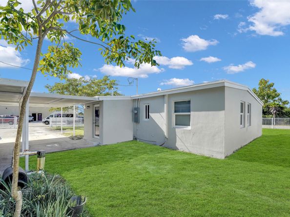 2396 Service Road, Opa Locka FL 33054