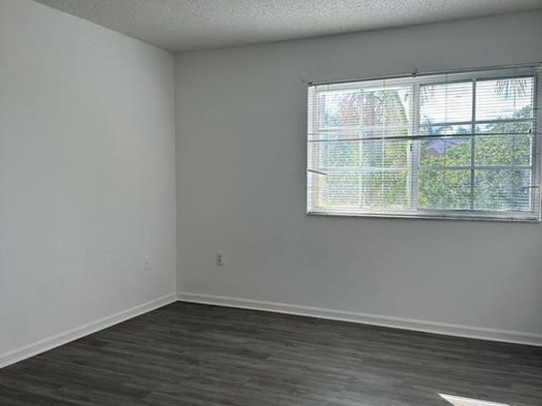 4844 N State Road 7 305, Pompano Beach FL 33073