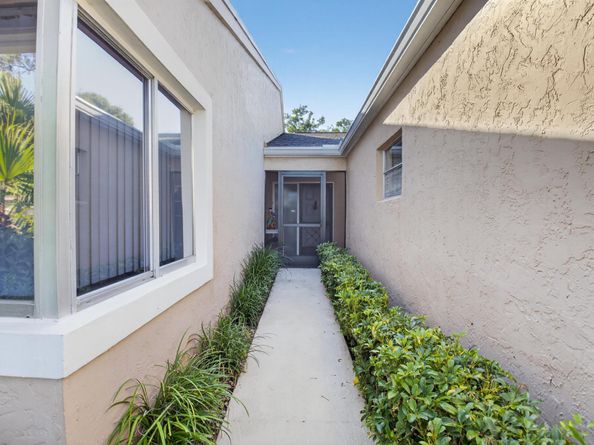 8256 Summerbreeze Lane, Boca Raton FL 33496