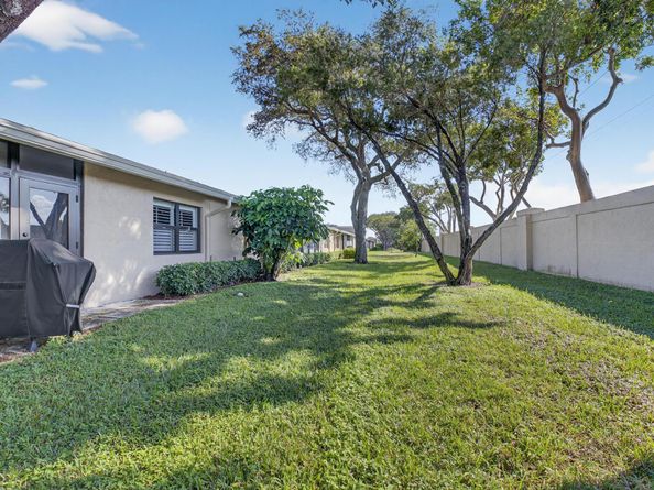 8256 Summerbreeze Lane, Boca Raton FL 33496
