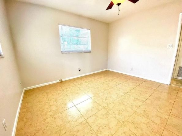 1644 NE 33rd St, Oakland Park FL 33334