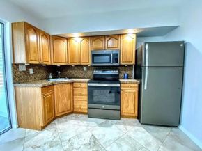 1644 NE 33rd St, Oakland Park FL 33334