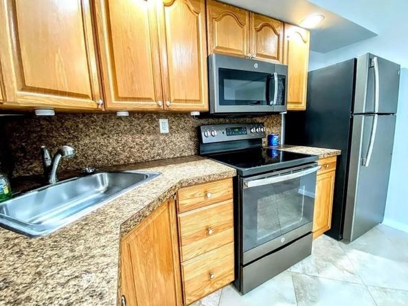 1644 NE 33rd St, Oakland Park FL 33334