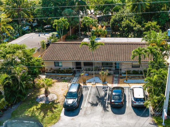 1644 NE 33rd St, Oakland Park FL 33334