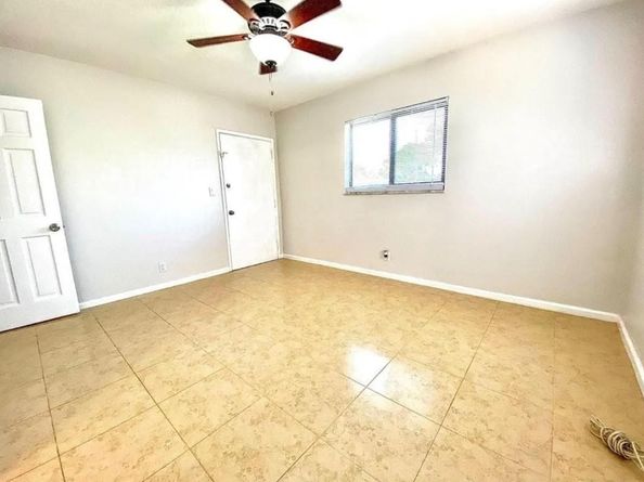 1644 NE 33rd St, Oakland Park FL 33334