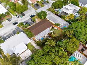 1644 NE 33rd St, Oakland Park FL 33334