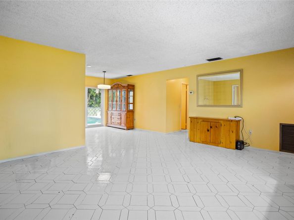 11331 NW 29th St, Sunrise FL 33323