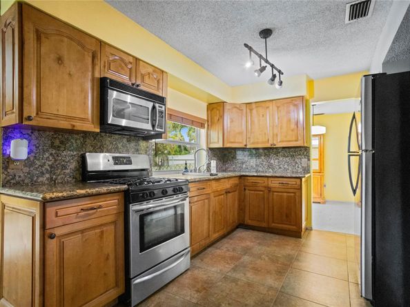 11331 NW 29th St, Sunrise FL 33323