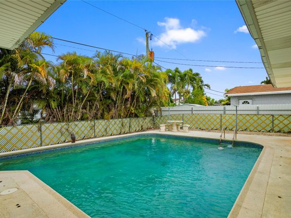 11331 NW 29th St, Sunrise FL 33323