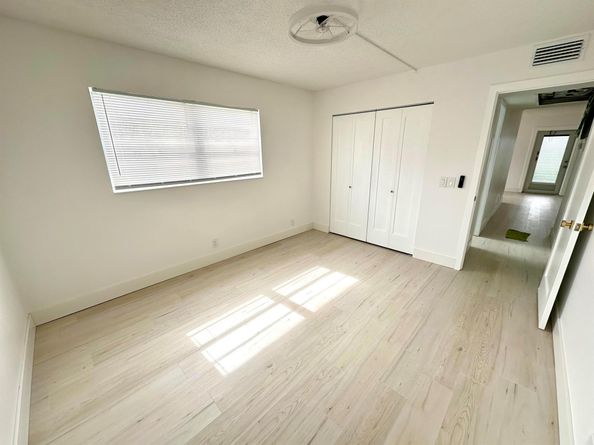 121 Sheffield F, West Palm Beach FL 33417