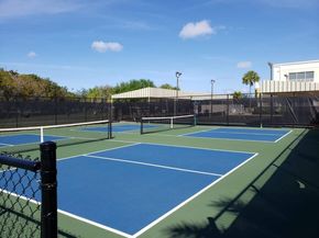 121 Sheffield F, West Palm Beach FL 33417