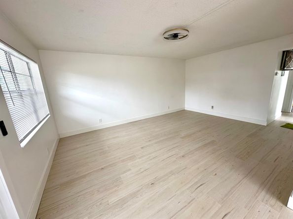 121 Sheffield F, West Palm Beach FL 33417