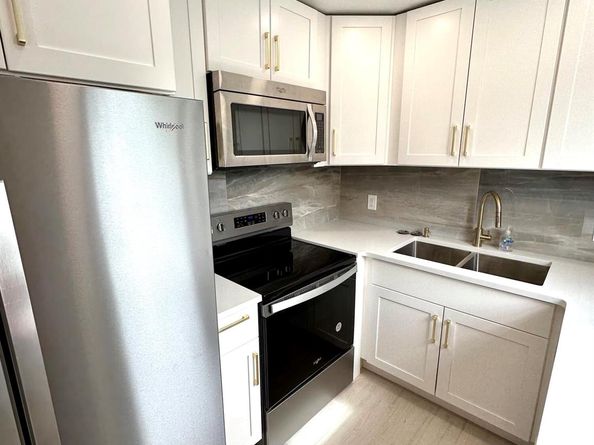 121 Sheffield F, West Palm Beach FL 33417